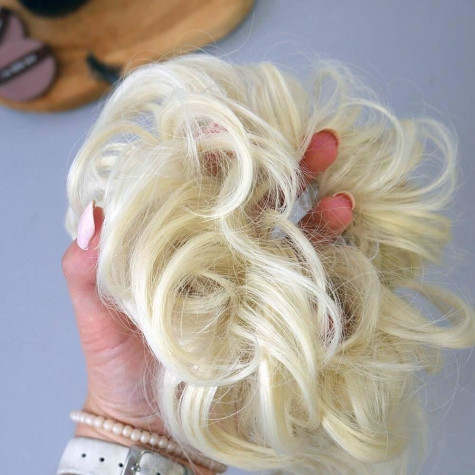 Příčesek do vlasů drdol - světlá blond ~ 4