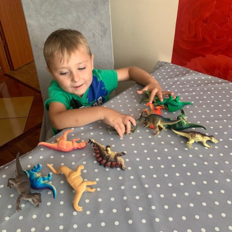Sada figurek Dinosauři 12 ks Kruzzel 23434 ~ 4