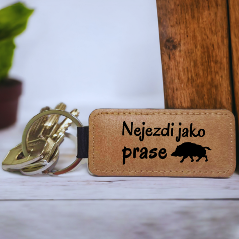 Ahome Kožená klíčenka - Nejezdi jako prase ~ 2