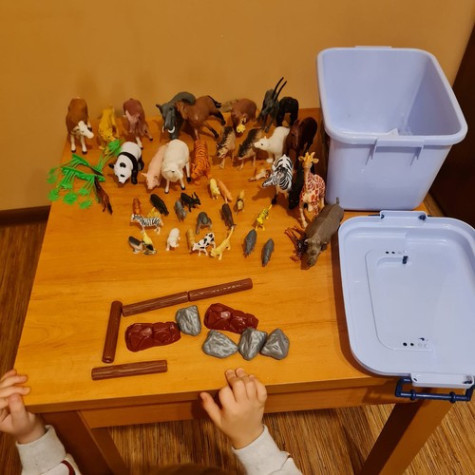 Sada figurek v boxu Zvířátka 48 ks Kruzzel 24816 ~ 2