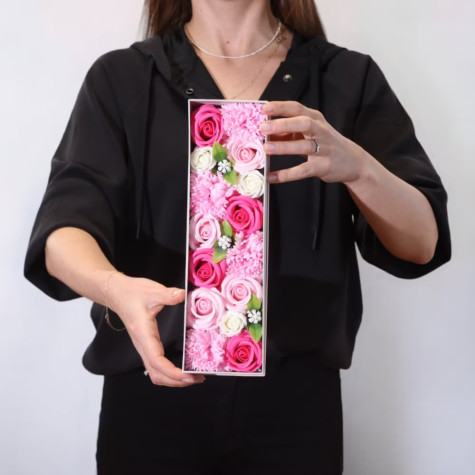 Dárkový box mýdlových květů dlouhý růžový ~ 3