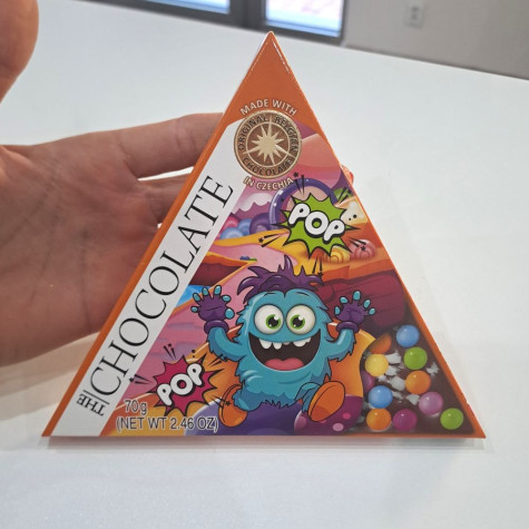 Čokoláda Pop Triangle s praskacím cukrem a minilentilkami 70g ~ 4