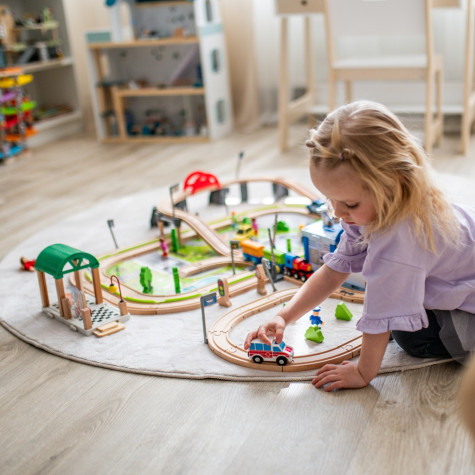 2Kids Toys Vláčkodráha Město a Vesnice 200 dílů ~ 8