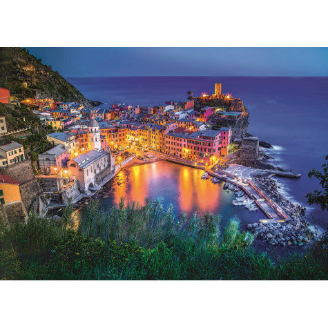 TREFL Puzzle Vernazza za soumraku, Itálie 2000 dílků ~ 2