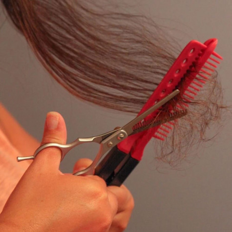 Narovnávač vlasů při žehlení