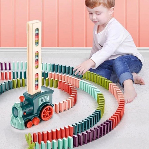 Vláček stavějící domino ~ 2